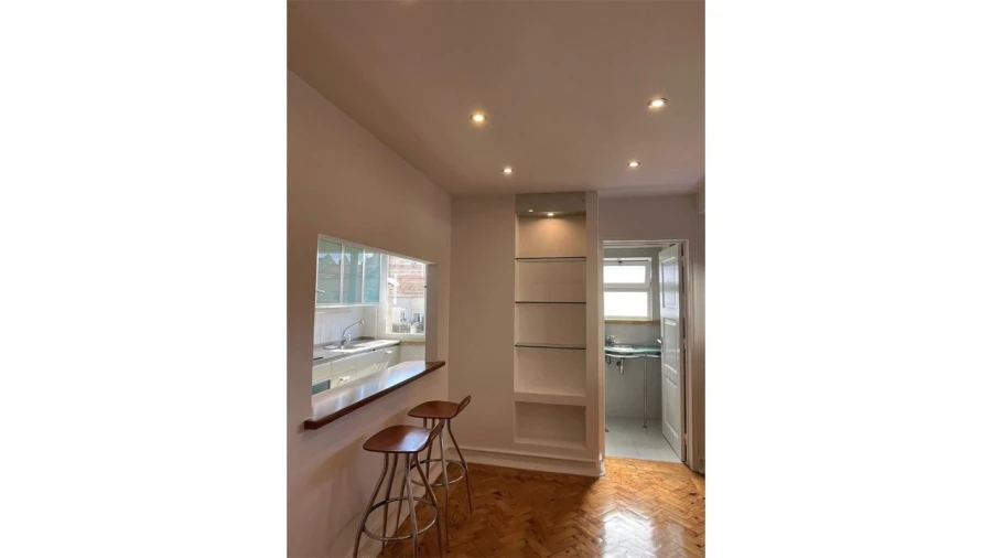 Apartamento T3 para Venda em Alvalade Foto 2