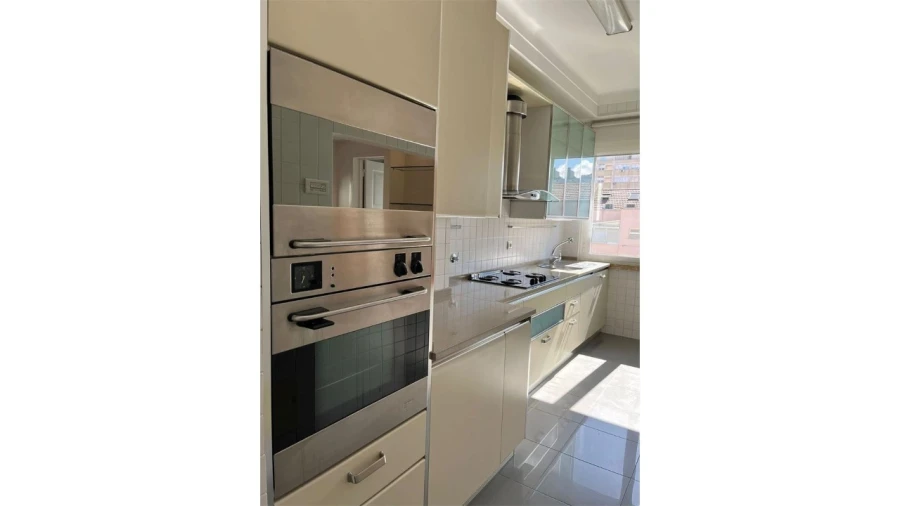 Apartamento T3 para Venda em Alvalade Foto 5