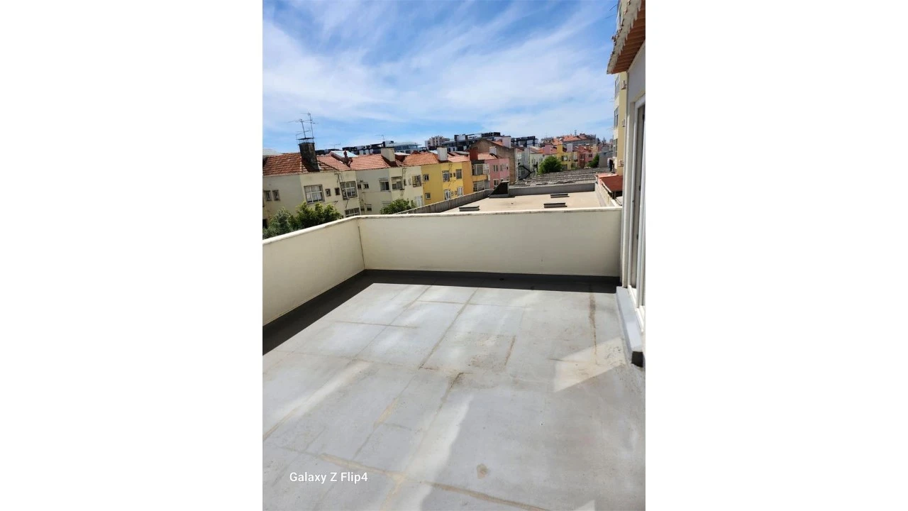 Apartamento T3 para Venda em Benfica Foto 2