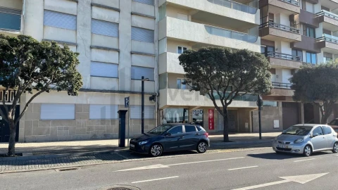 Apartamento T3 para Venda em Póvoa de Varzim, Beiriz e Argivai