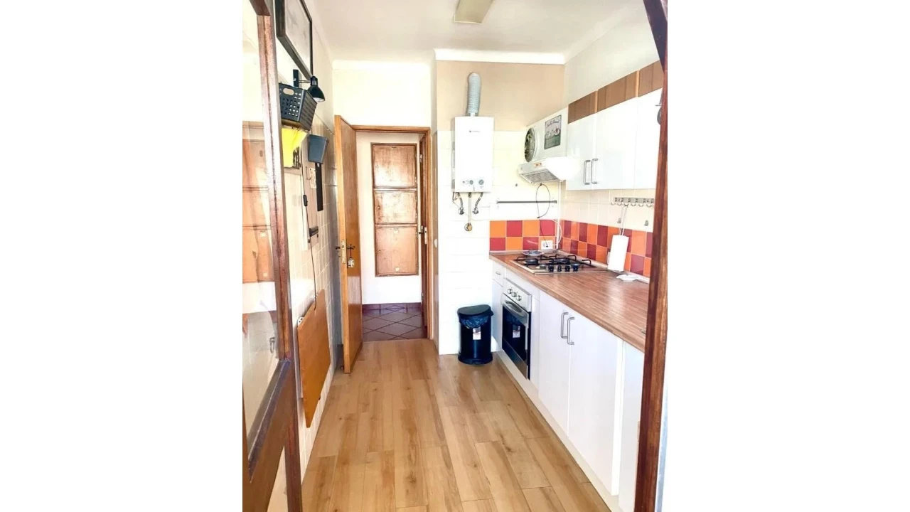 Apartamento para Venda em Carcavelos e Parede Foto 4