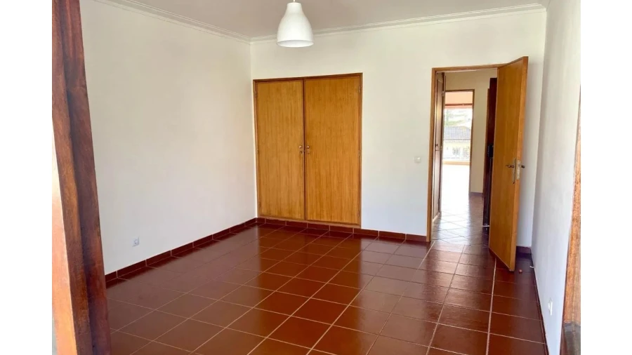 Apartamento para Venda em Carcavelos e Parede Foto 3