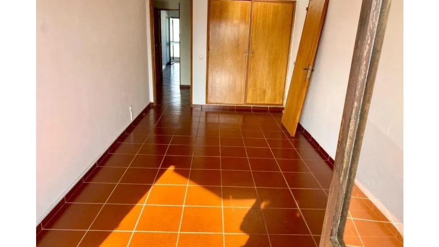 Apartamento para Venda em Carcavelos e Parede Foto 7