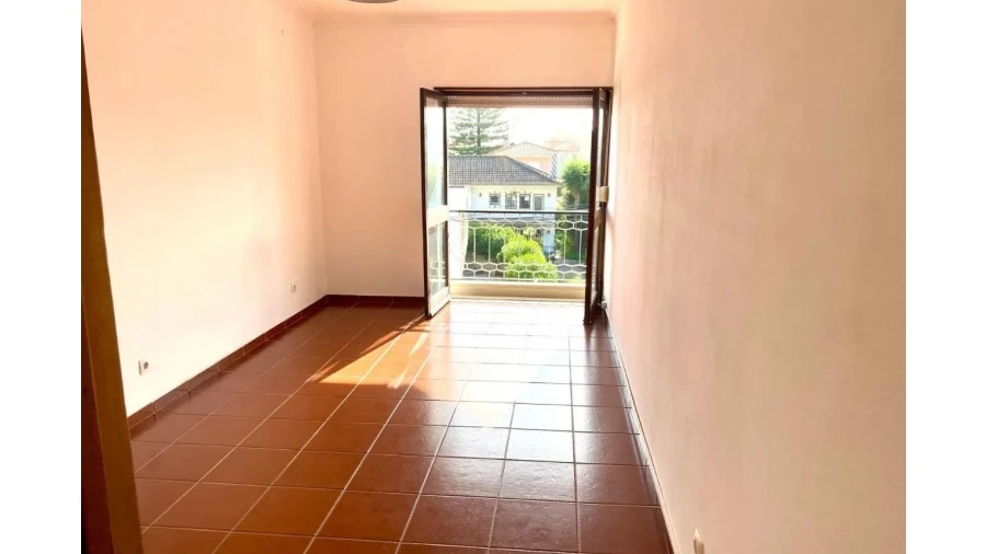 Apartamento para Venda em Carcavelos e Parede Foto 8
