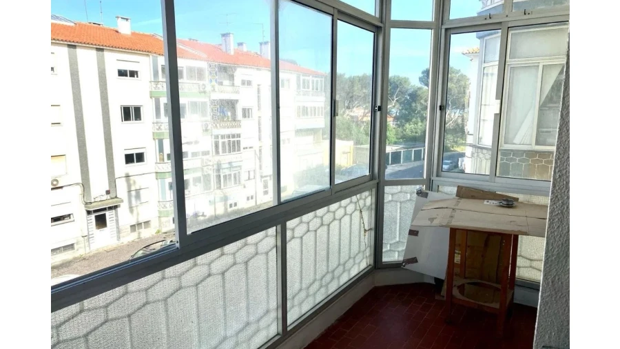 Apartamento para Venda em Carcavelos e Parede Foto 12