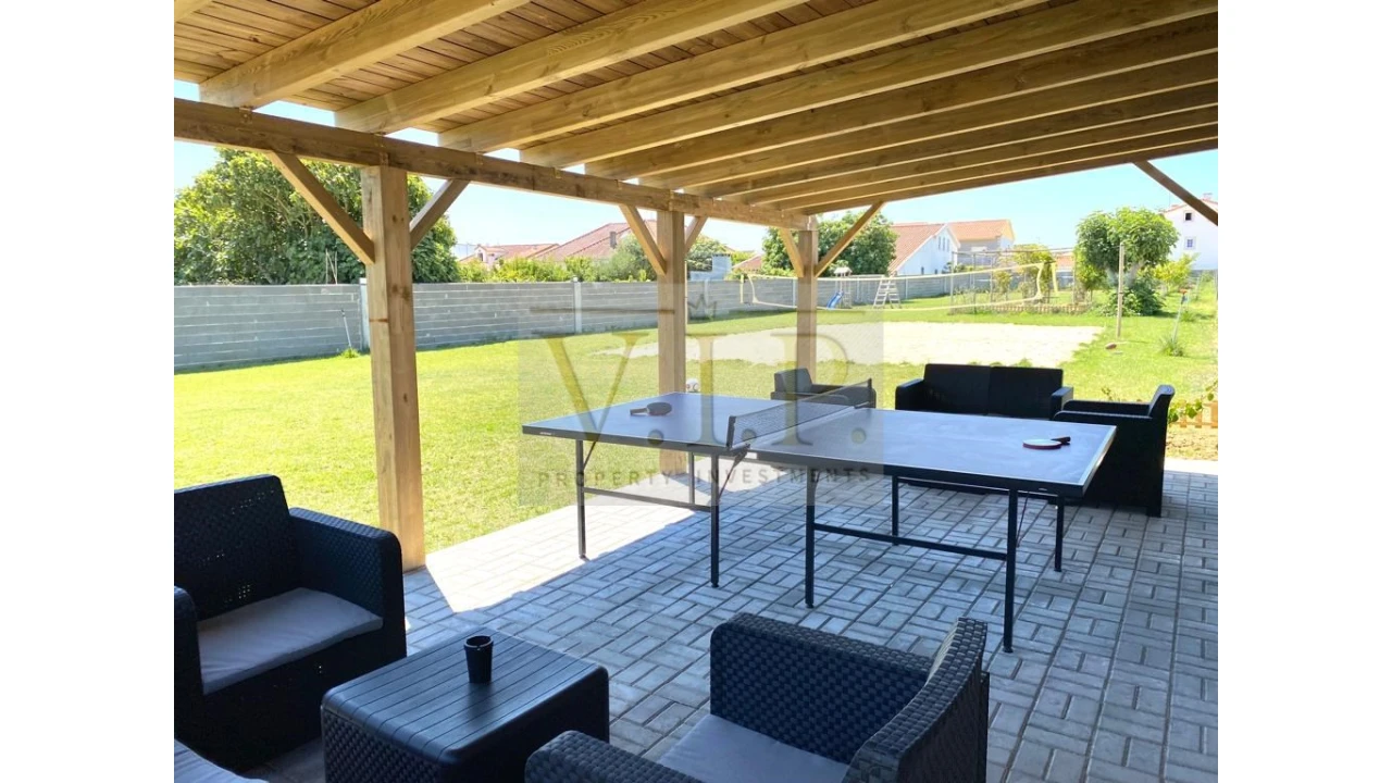 Moradia T11 para Venda em Atouguia da Baleia Foto 6