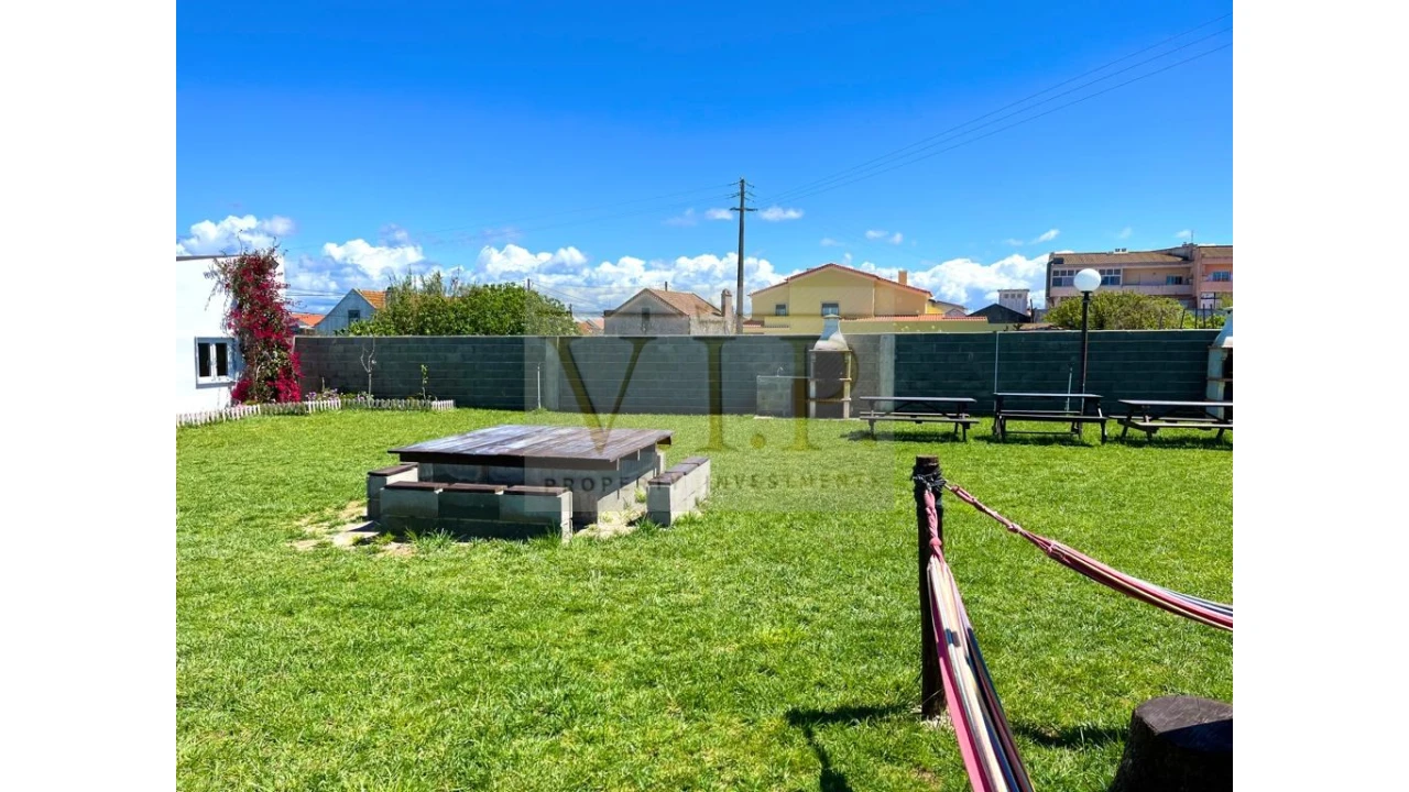 Moradia T11 para Venda em Atouguia da Baleia Foto 8