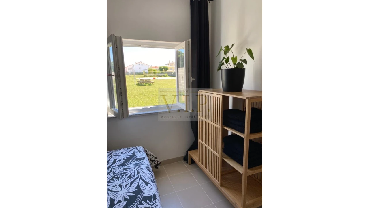 Moradia T11 para Venda em Atouguia da Baleia Foto 33