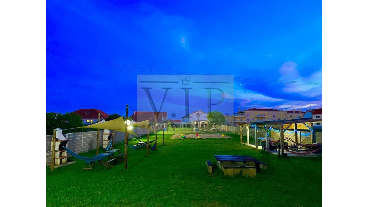 Moradia T11 para Venda em Atouguia da Baleia Foto 52