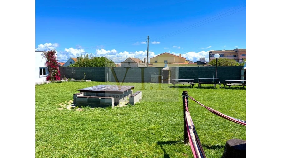 Moradia T11 para Venda em Atouguia da Baleia Foto 8