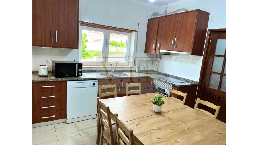 Moradia T11 para Venda em Atouguia da Baleia Foto 58