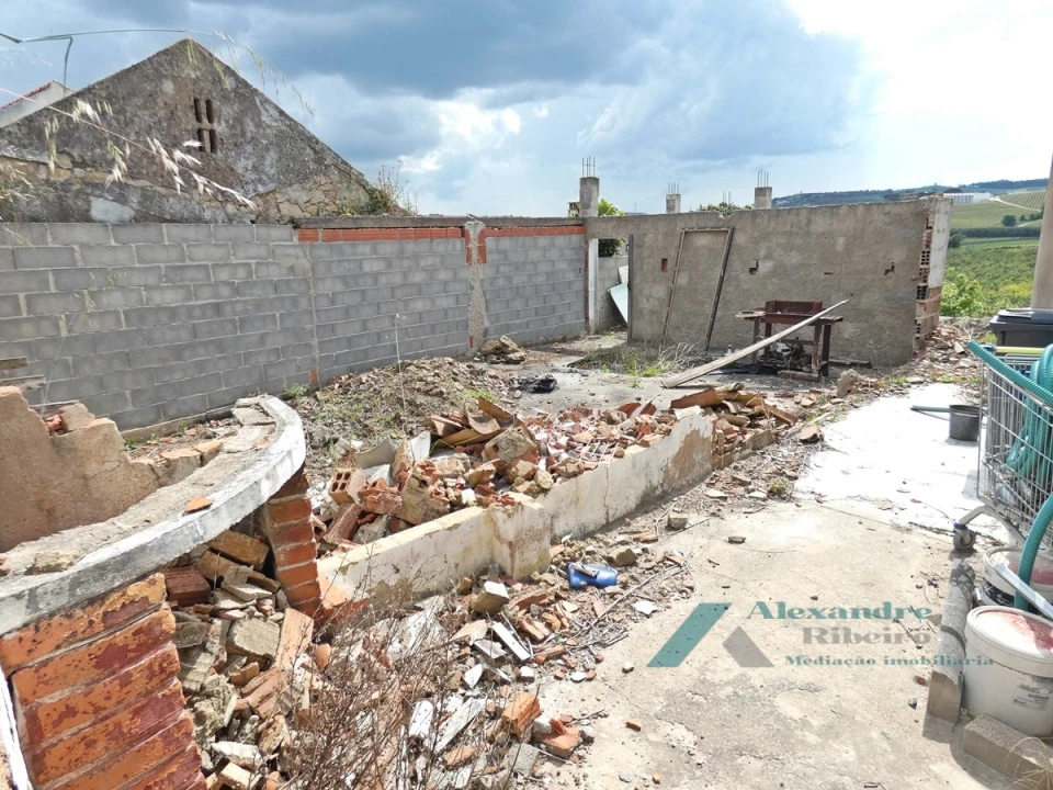 Moradia T2 para Venda em Turcifal Foto 12