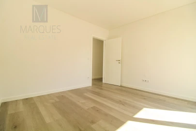 Moradia T4 para Venda em Corroios