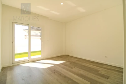 Moradia T4 para Venda em Corroios