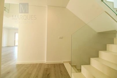 Moradia T4 para Venda em Corroios