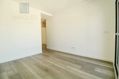 Moradia T4 para Venda em Corroios