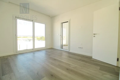 Moradia T4 para Venda em Corroios