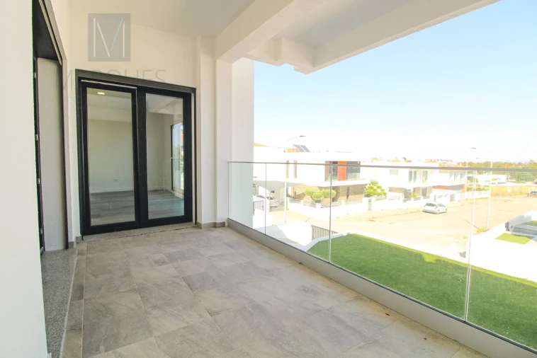 Moradia T4 para Venda em Corroios Foto 12