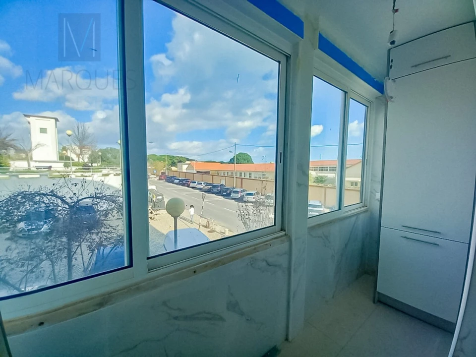 Apartamento T4 para Venda em Laranjeiro e Feijó Foto 5
