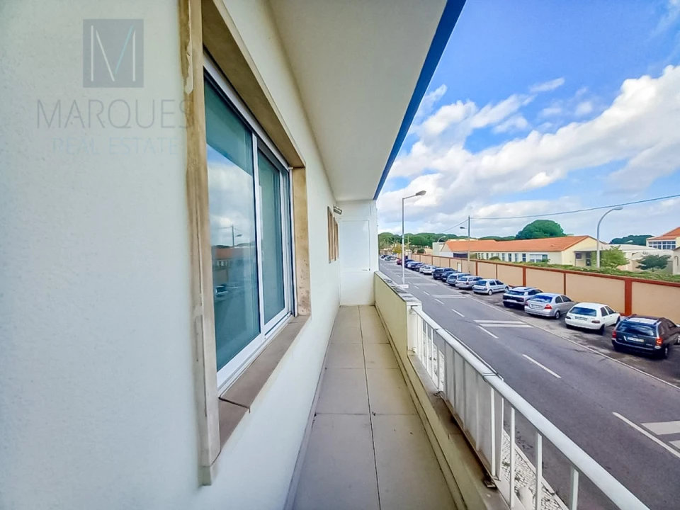 Apartamento T4 para Venda em Laranjeiro e Feijó Foto 11
