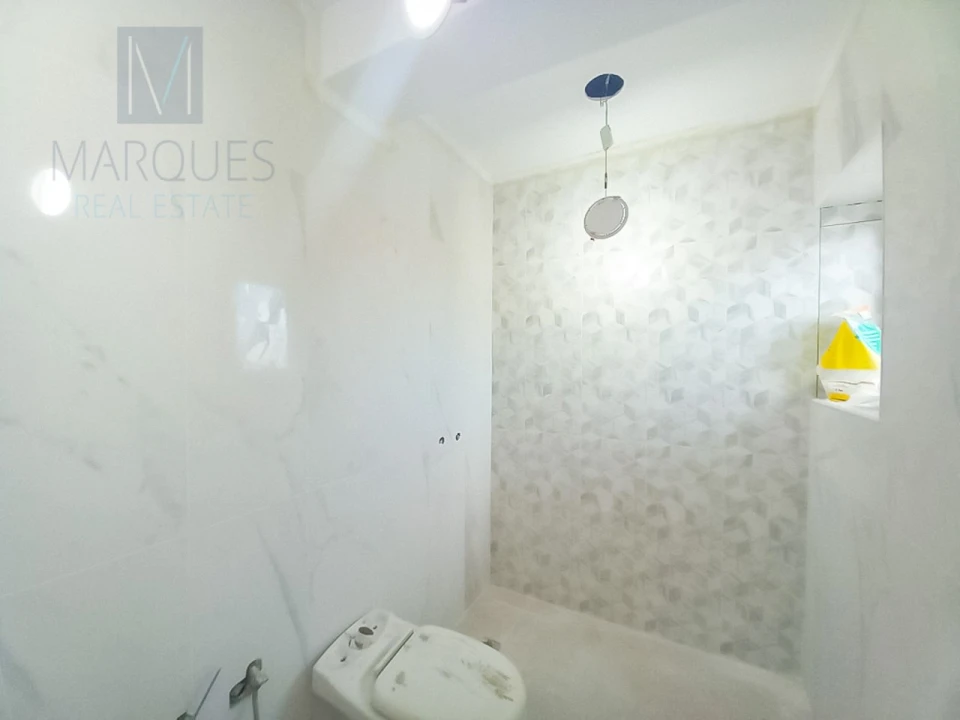 Apartamento T4 para Venda em Laranjeiro e Feijó Foto 13