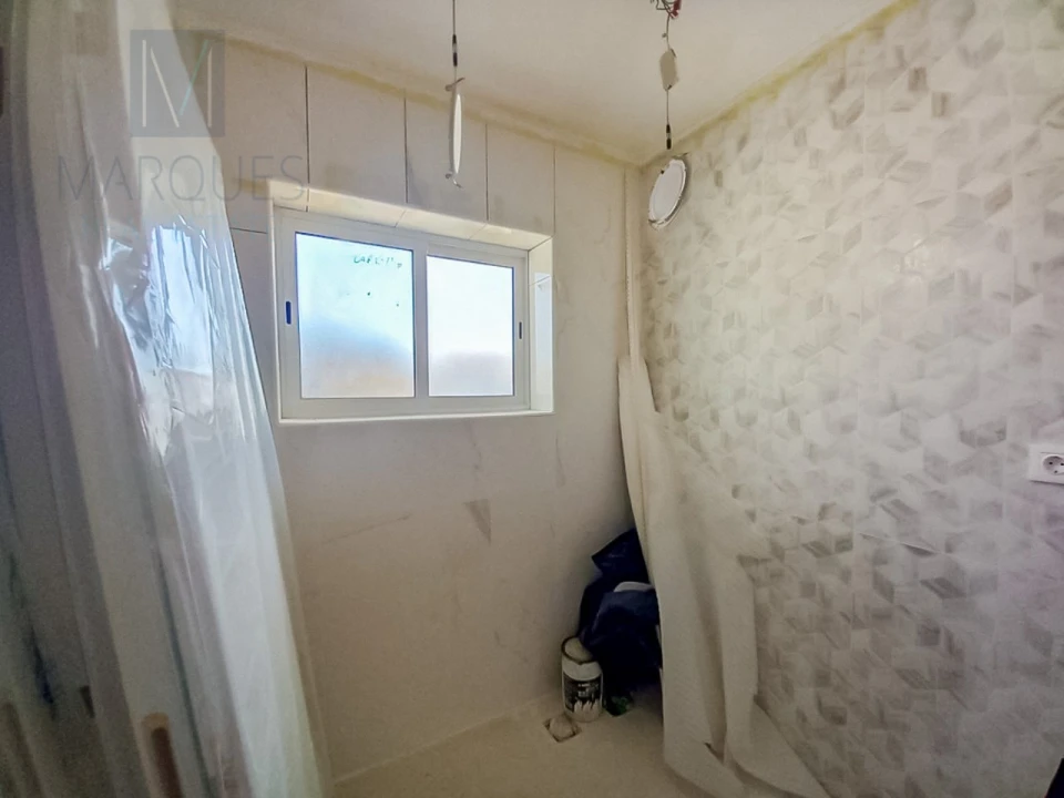 Apartamento T4 para Venda em Laranjeiro e Feijó Foto 18