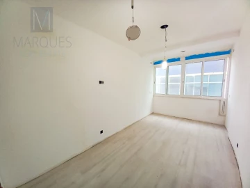 Apartamento T4 para Venda em Laranjeiro e Feijó