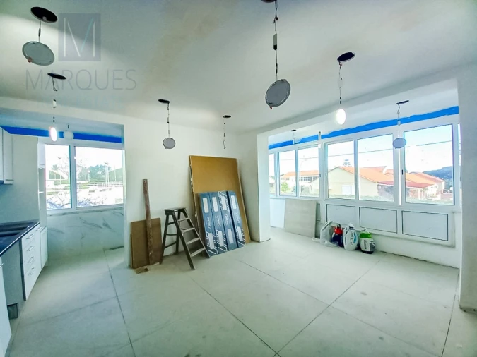 Apartamento T4 para Venda em Laranjeiro e Feijó