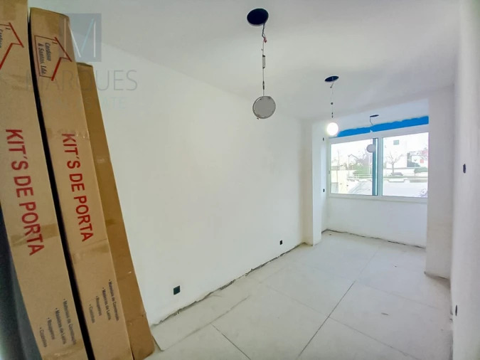 Apartamento T4 para Venda em Laranjeiro e Feijó Foto 19