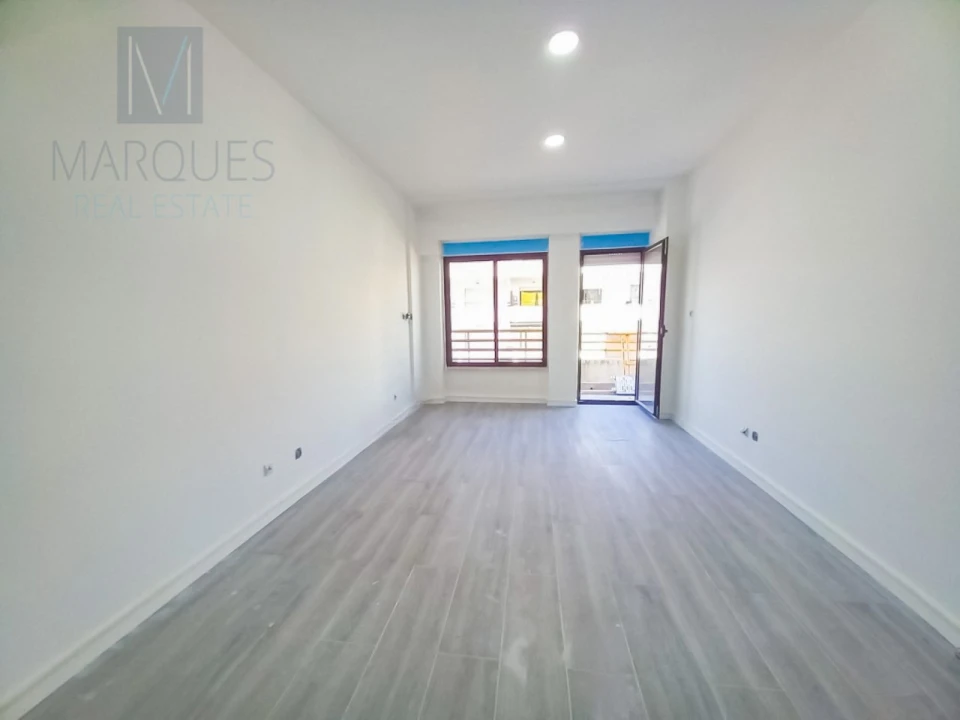 Apartamento T3 para Venda em Costa da Caparica Foto 2