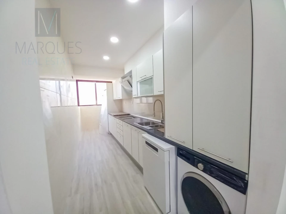 Apartamento T3 para Venda em Costa da Caparica Foto 8