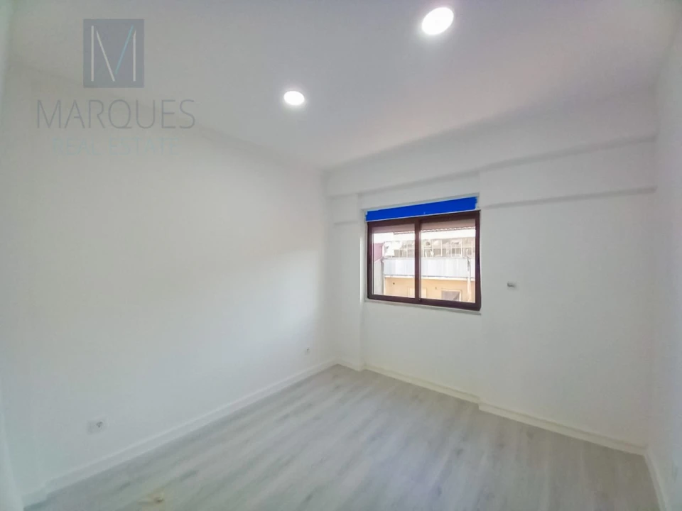 Apartamento T3 para Venda em Costa da Caparica Foto 14