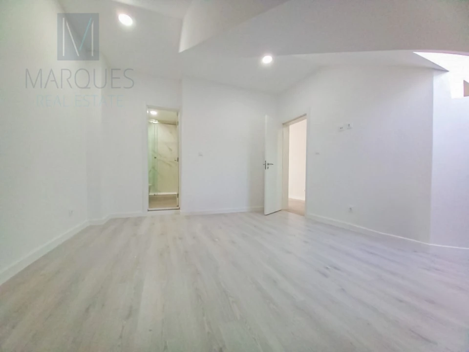 Apartamento T3 para Venda em Costa da Caparica Foto 17