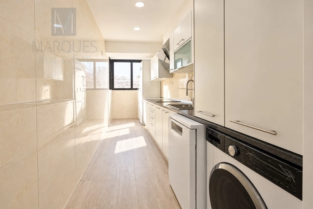 Apartamento T3 para Venda em Costa da Caparica Foto 3