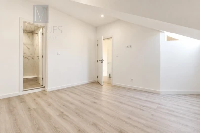 Apartamento T3 para Venda em Costa da Caparica