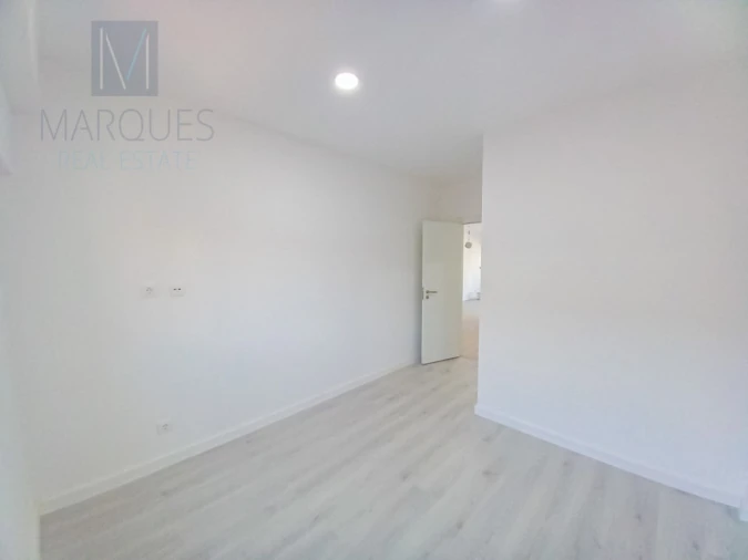 Apartamento T3 para Venda em Costa da Caparica Foto 13
