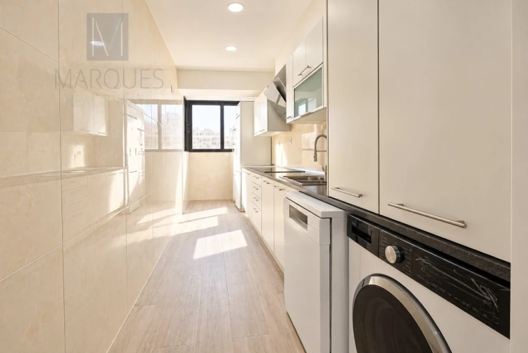 Apartamento T3 para Venda em Costa da Caparica Foto 3