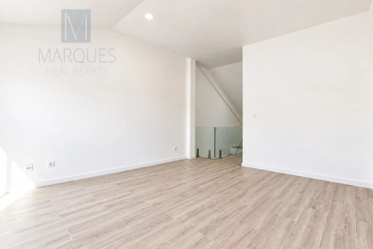 Apartamento T3 para Venda em Costa da Caparica Foto 24