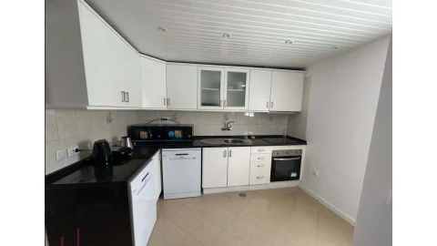 Moradia T9 para Venda em Ajuda