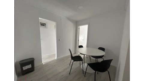 Moradia T9 para Venda em Ajuda