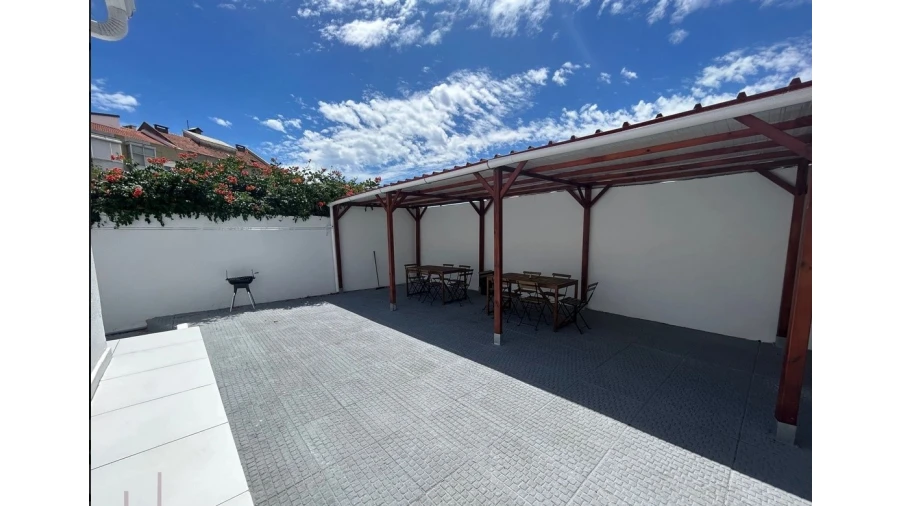 Moradia T9 para Venda em Ajuda