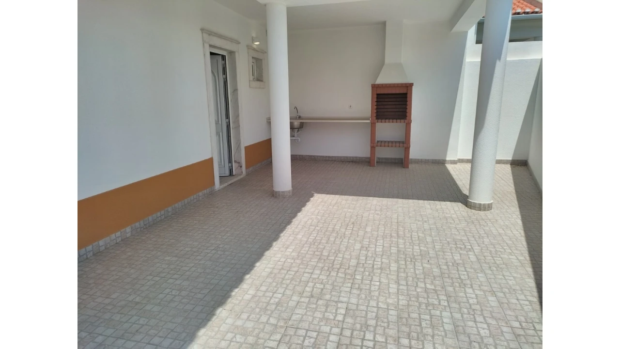 Moradia T3 para Venda em Ericeira Foto 36