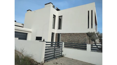 Moradia T4 para Venda em Corroios