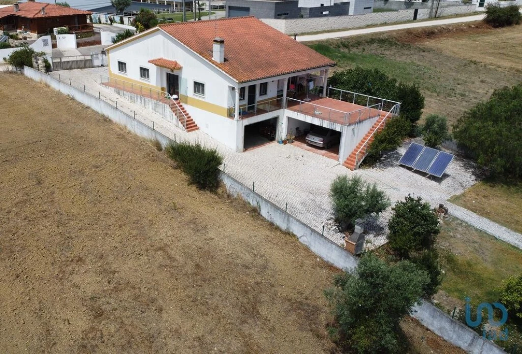 Moradia T3 para Venda em Brogueira, Parceiros de Igreja e Alcorochel Foto 1