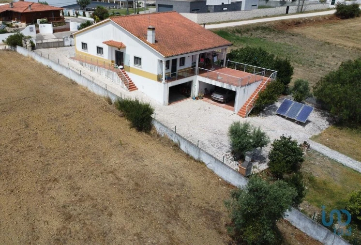 Moradia T3 para Venda em Brogueira, Parceiros de Igreja e Alcorochel Foto 1