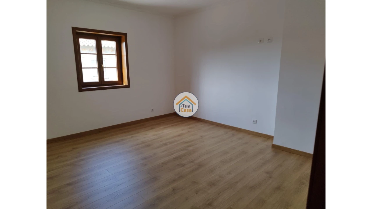 Moradia T3 para Venda em Negreiros e Chavão Foto 8