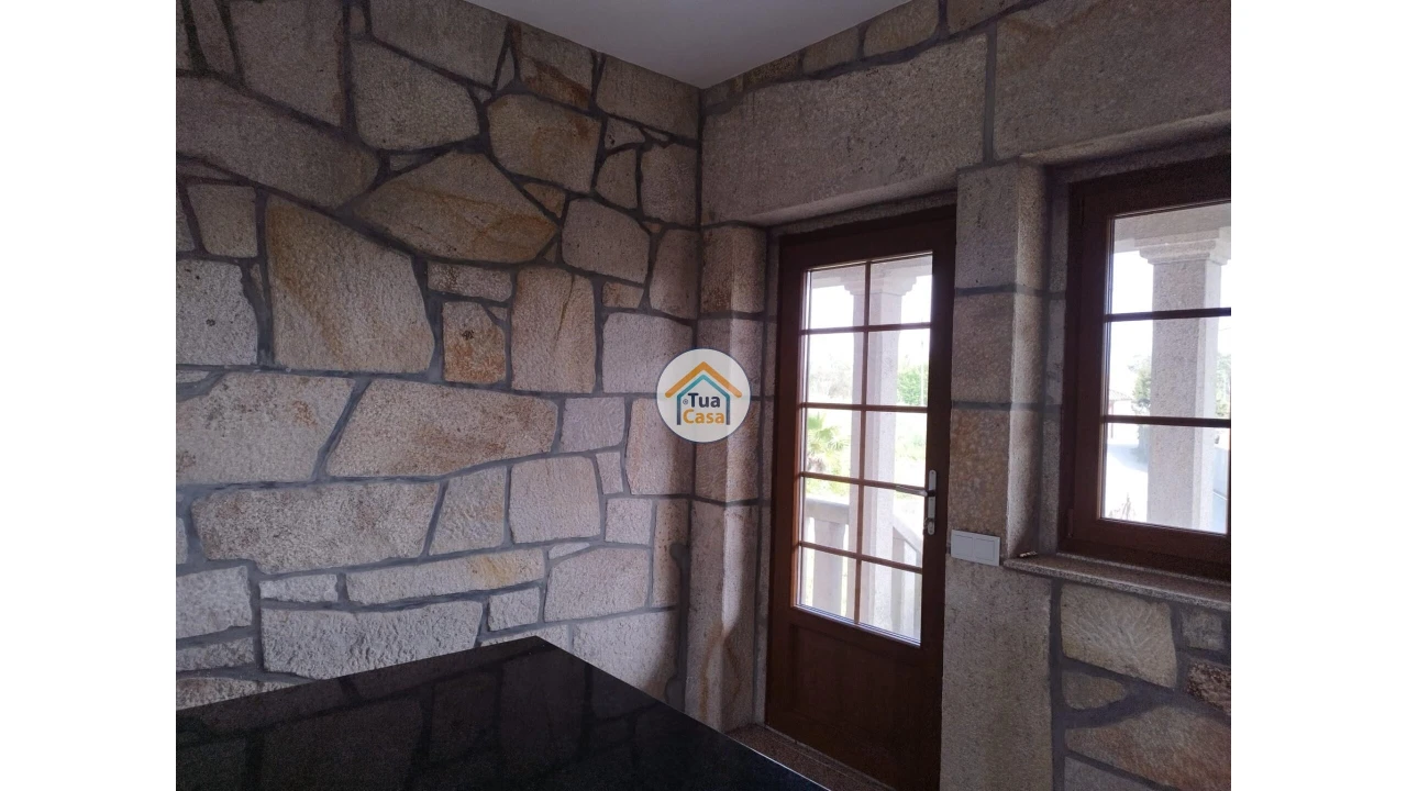 Moradia T3 para Venda em Negreiros e Chavão Foto 15