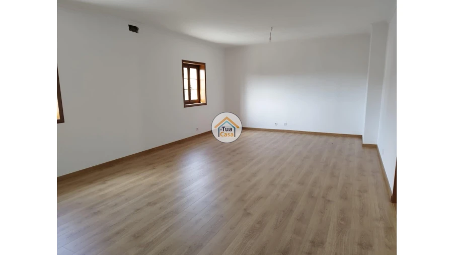 Moradia T3 para Venda em Negreiros e Chavão Foto 7