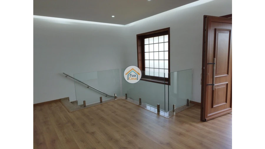 Moradia T3 para Venda em Negreiros e Chavão Foto 32