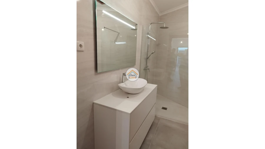 Moradia T3 para Venda em Negreiros e Chavão Foto 23